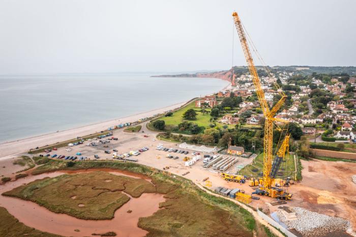 Large crane inserting bridge at the LORP